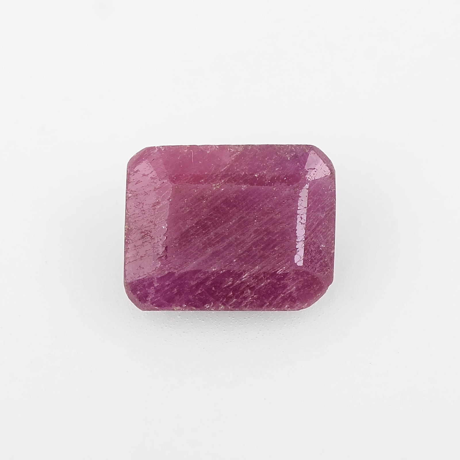 3 Carat Red Color Octagon Natural Ruby Loose Gemstone 1 Pieces: No Reserve! Title: 3 Carat Red Color Octagon Natural Ruby Loose Gemstone 1 Pieces Additional Information: Specification of Gemstone Stone : Ruby Shape : Octagon Size : 4H x 9L x 7W mm Color : Red Cut