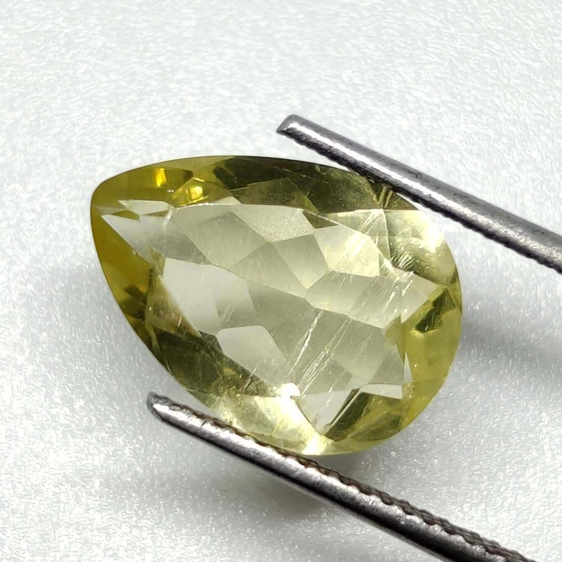 3.86 ct Natural Green Lemon Quartz: No Reserve! Title: 3.86 ct Natural Green Lemon Quartz Additional Info: Gemstones: Natural Lemon Quartz Carat Weights: 3.86 ct Size/Dimensions: 14 x 10 x 5 mm Materials: Quartz Weight Unit: Ct Shipping