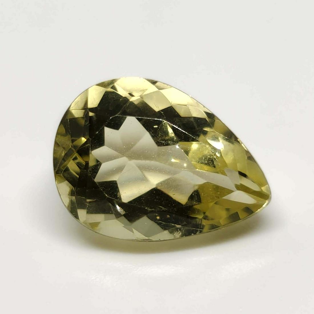 5.90 ct Natural Green Lemon Quartz: No Reserve! Title: 5.90 ct Natural Green Lemon Quartz Additional Info: Gemstones: Natural Lemon Quartz Carat Weights: 5.90 ct Size/Dimensions: 14 x 10 x 8 mm Materials: Quartz Weight Unit: Ct Shipping