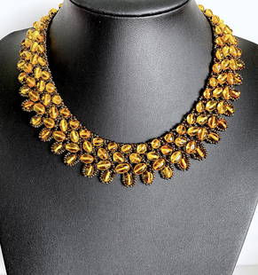 Remarkable Unique Vintage Amber Floral Necklace made from leaf like bead ornaments: Title: Remarkable Unique Vintage Amber Floral Necklace made from leaf like bead ornaments Metal: None Gemstones: Amber Weight: 48.3 g Size: Size: 400.0 x 7.7 x 30.5 mm Size: 15.748 x 0.303 x 1.201