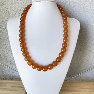 Grand Vintage Amber Necklace made from Round Amber beads: Title: Grand Vintage Amber Necklace made from Round Amber beads Metal: None Gemstones: Amber Weight: 82.0 g Size: Bead size: From 17.0 to 12.5 mm Bead size: 0.669 to 0.492 inches Made of: