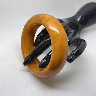 Amazing Vintage Amber Bangle Bracelet: Title: Amazing Vintage Amber Bangle Bracelet Metal: None Gemstones: Amber Weight: 58.6 g Size: Inner diameter: 69.0 mm Size: 85.0 x 23.0 x 85.0 mm Size: 3.346 x 0.906 x 3.346 inches Inner