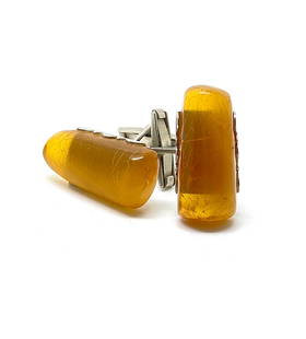 Incredible Vintage Amber Cufflinks: Title: Incredible Vintage Amber Cufflinks Metal: Metal Gemstones: Amber Weight: 12.0 g Size: Size: 30.0 x 14.0 x 26.0 mm Size: 1.181 x 0.551 x 1.024 inches Made of: Whole Stone Additional