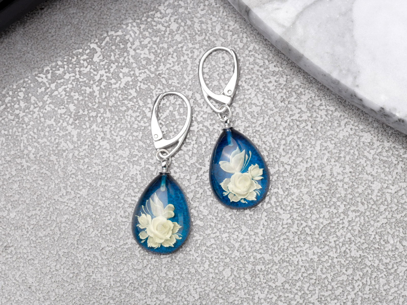 Blue amber ingtaglio earrings (1 of 4)