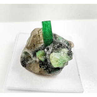 143 ct Natural Emerald Rough Matrix Crystal Gemstones Zambia: Natural raw emerald in Matrix Material: Emerald Weight: 143 ct Size: 48.50 x 32.40 x 27.75 mm or 1,9 x 1,3 x 1,1 inches Shape: Rough Color: green Origin: Zambia Condition: as on the photo (good)