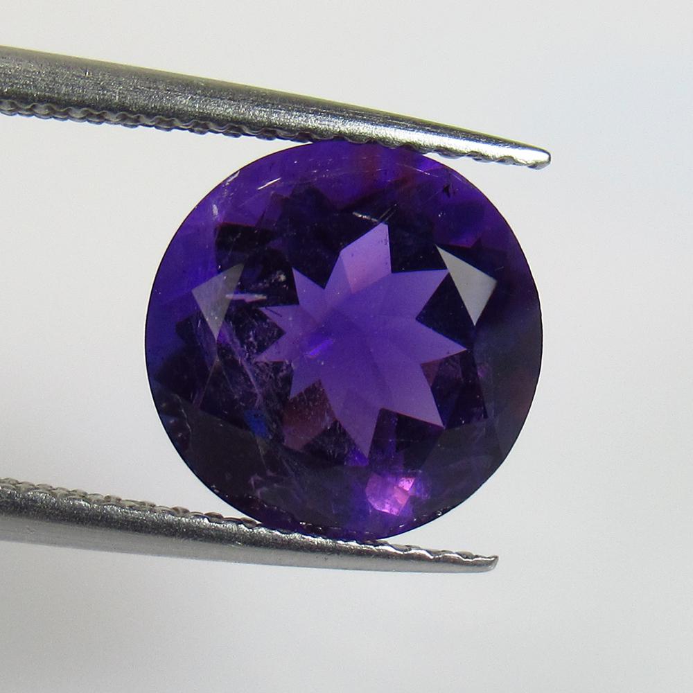 3.30 Ctw Natural Purple Amethyst Round Cut: No Reserve! Title: 3.30 Ctw Natural Purple Amethyst Round Cut Stone Clarity: VVS Gemstones: Amethyst Carat Weights: 3.3 Size/Dimensions: 10.00 x 10.00 x 6.30 mm Additional Information: Excellent Round