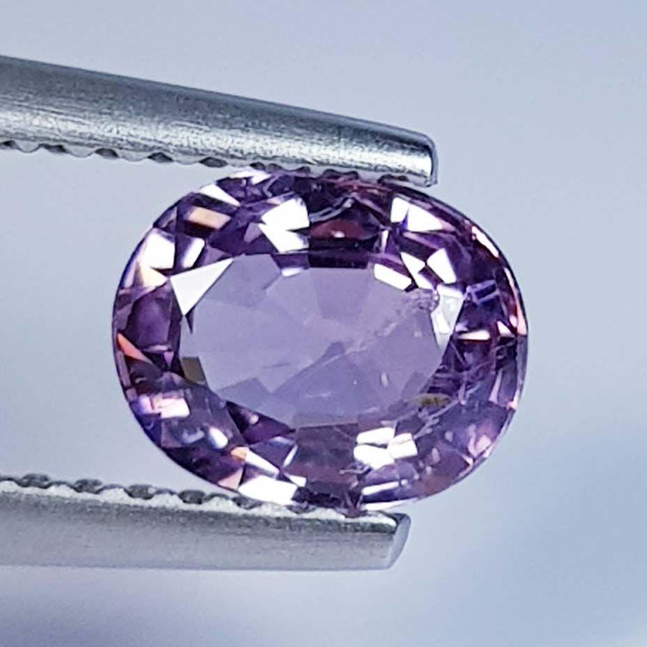 Natural Spinel Oval Cut 1.00 ct (1 of 2)