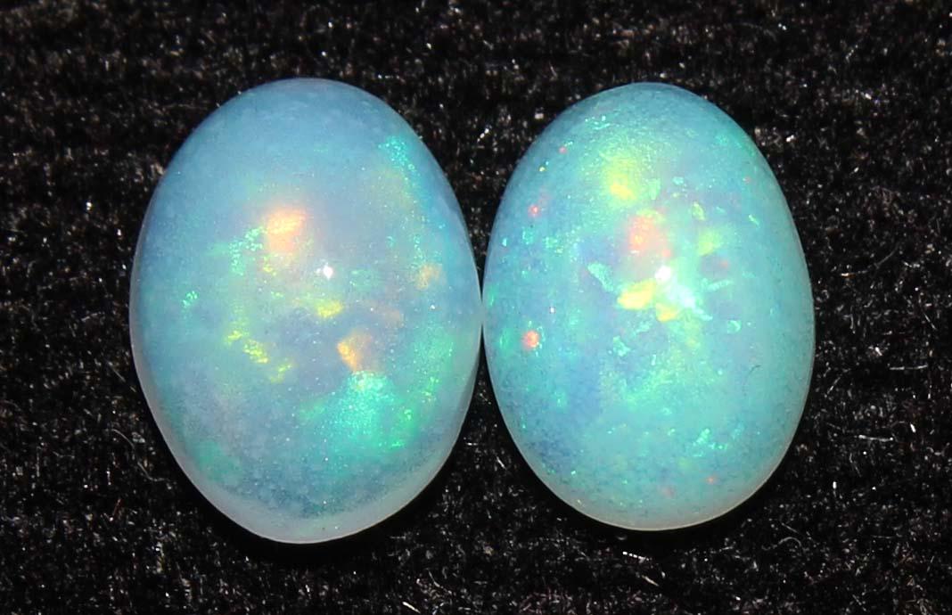 0.84 Cts Natural Opal Lot (1 of 2)