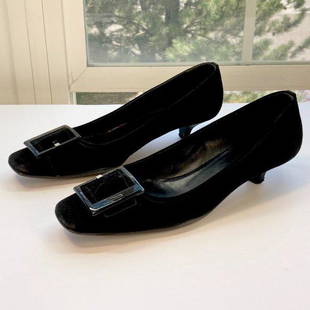 Prada Black Suede Square Toe Kitten Heels: Pre-owned PRADA Black suede square toe kitten heels Size 36.5/6.5 Heel 1.5" Width 3" Insole 9.5" Insoles are in good condition Soles are in good condition Bottoms of heels show signs of wear and may