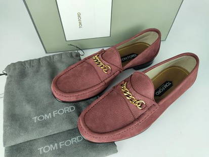 TOM FORD Moccasin shoes in burgundy leather: Title: TOM FORD Moccasin shoes in burgundy leatherMaterials: LeatherSize: 10+ US - 44.5 IT. Sole length 30 cmAdditional Information: (4128UOMO). Moccasin shoes for men in burgundy leather. Leather