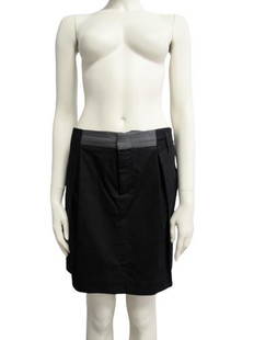 SEE BY CHLOE' Black mini skirt in cotton and silk Size "M": Title: SEE BY CHLOE' Black mini skirt in cotton and silk Size "M" Materials: 94% cotton, 4% silk, 2% elastane Size: 46 IT / M. Waist 44cm (17.32 "), Hips 49cm (19.29"), Length 46cm (18.11 "). Addition