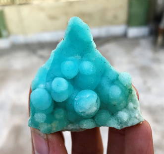Natural & Unheated~ Blue Aragonite Mineral Specimen: Title: Natural & Unheated~ Blue Aragonite Mineral SpecimenColor: BlueGemstone Type: Mineral SpecimenCarat Weight: 247.05 CtsSize/Dimensions: 52x51x19 mm Reserve: $100.00 Shipping:Domestic: