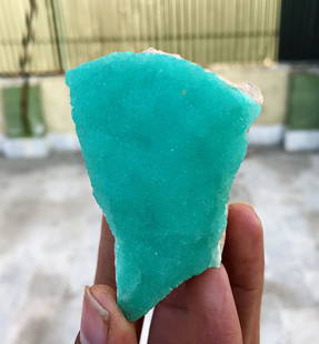 Natural & Unheated~ Blue Aragonite Var Azurite Mineral Specimen: Title: Natural & Unheated~ Blue Aragonite Var Azurite Mineral SpecimenColor: BlueGemstone Type: Mineral SpecimenCarat Weight: 585.45 CtsSize/Dimensions: 71x52x33 mm Reserve: $150.00 
