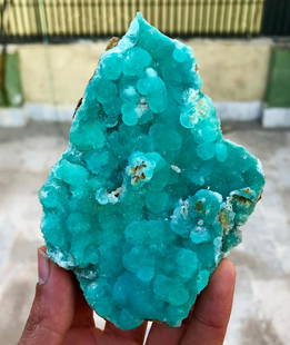 Natural & Unheated~ Blue Aragonite Var Azurite Mineral Specimen: Title: Natural & Unheated~ Blue Aragonite Var Azurite Mineral SpecimenColor: BlueGemstone Type: Mineral SpecimenCarat Weight: 1254.60 CtsSize/Dimensions: 124x87x24 mm Reserve: $250.00 