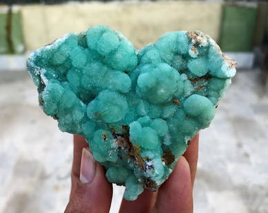 Natural & Unheated~ Blue Aragonite Var Azurite Mineral Specimen: Title: Natural & Unheated~ Blue Aragonite Var Azurite Mineral SpecimenColor: BlueGemstone Type: Mineral SpecimenCarat Weight: 563.00 CtsSize/Dimensions: 80x72x35 mm Reserve: $150.00 