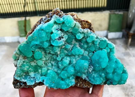 Natural & Unheated~ Blue Aragonite Var Azurite Mineral Specimen: Title: Natural & Unheated~ Blue Aragonite Var Azurite Mineral SpecimenColor: BlueGemstone Type: Mineral SpecimenCarat Weight: 547 GramSize/Dimensions: 150x102x43 mm Reserve: $350.00 