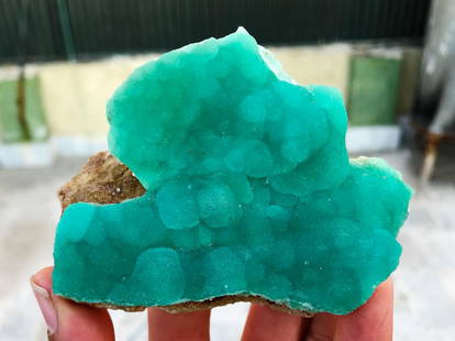 Natural & Unheated~ Blue Aragonite Mineral Specimen: Title: Natural & Unheated~ Blue Aragonite Mineral SpecimenColor: BlueGemstone Type: Mineral SpecimenCarat Weight: 658.10 CtsSize/Dimensions: 94x58x19 mm Reserve: $300.00 Shipping:Domestic: