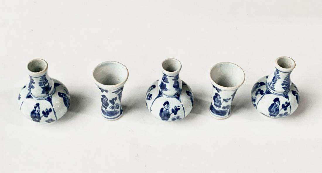 19th century, miniature, Delft pottery cabinet set (5) (1 of 2)