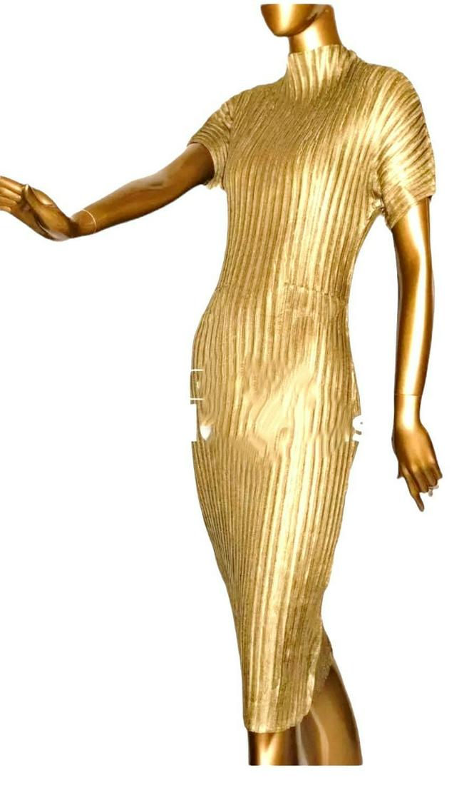 Vtg Gold Origami Body Con Midi Pleaded Hostess Evening Dress: A Stunner Gold Pleated Origami Body Con Cocktail/Evening/Hostess Dress Very Thinning and Flattering to the Female Silhouette Will Stretch so will accommodate a Few Sizes. Just to Die For. In Amazing C
