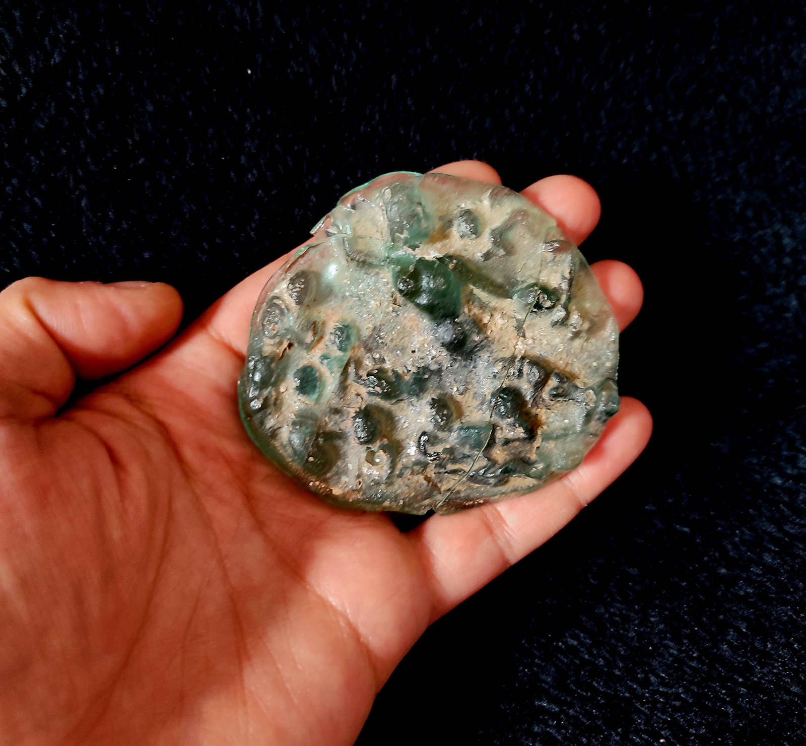 ANCIENT RARE ROMAN GLASS DISC DISPLAYING VENUS (1 of 3)