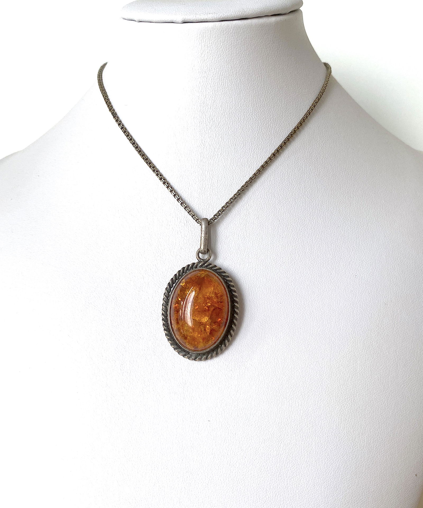 Staggering Vintage Amber Pendant shaped like a Drop (1 of 10)