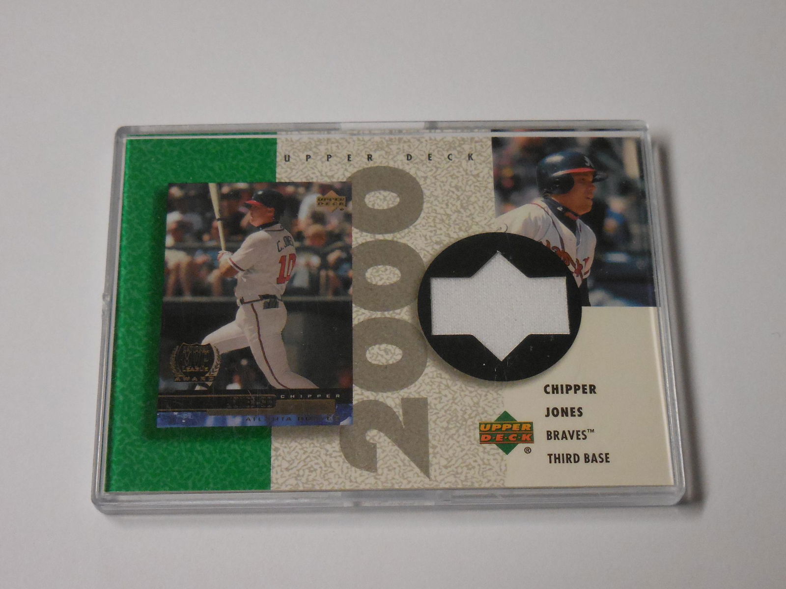 2002 UD CHIPPER JONES GAME WORN JERSEY CARD (1 of 2)