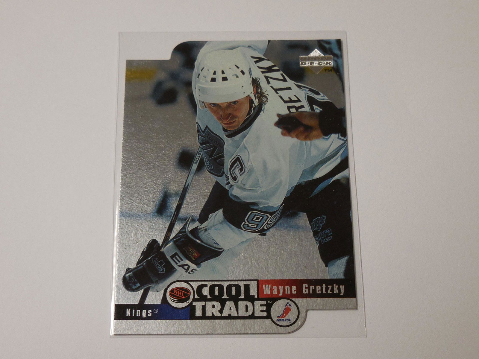95-96 UD WAYNE GRETZKY COOL TRADE DIE CUT (1 of 2)