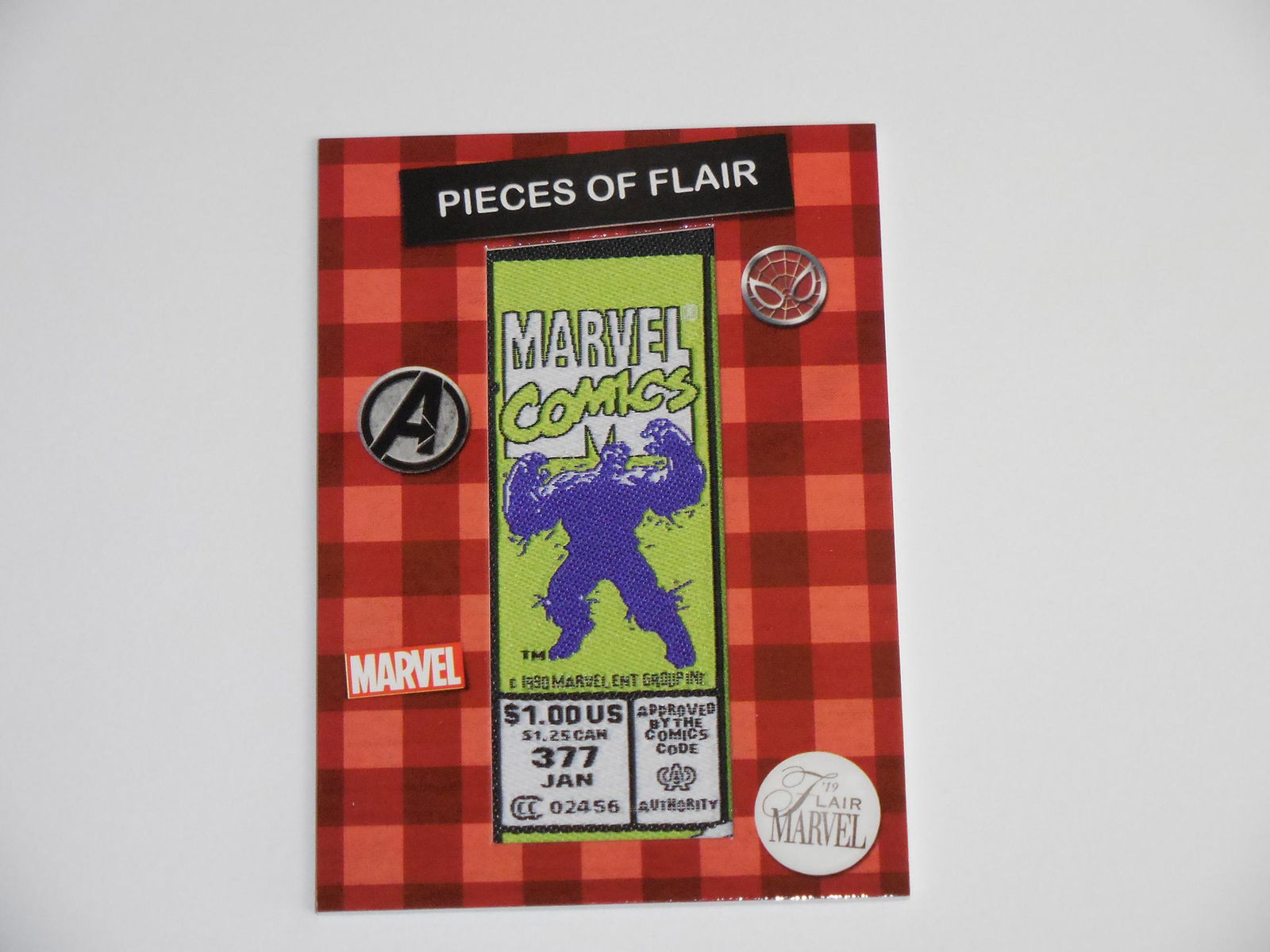 19 UD FLAIR MARVEL THE HULK PATCH RELIC (1 of 2)