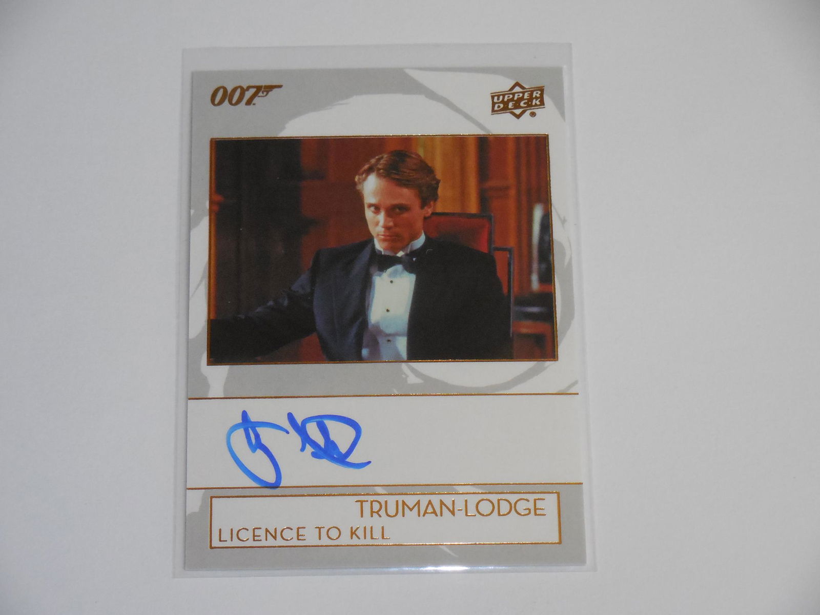19 UD JAMES BOND TRUMAN LODGE 007 AUTO (1 of 2)