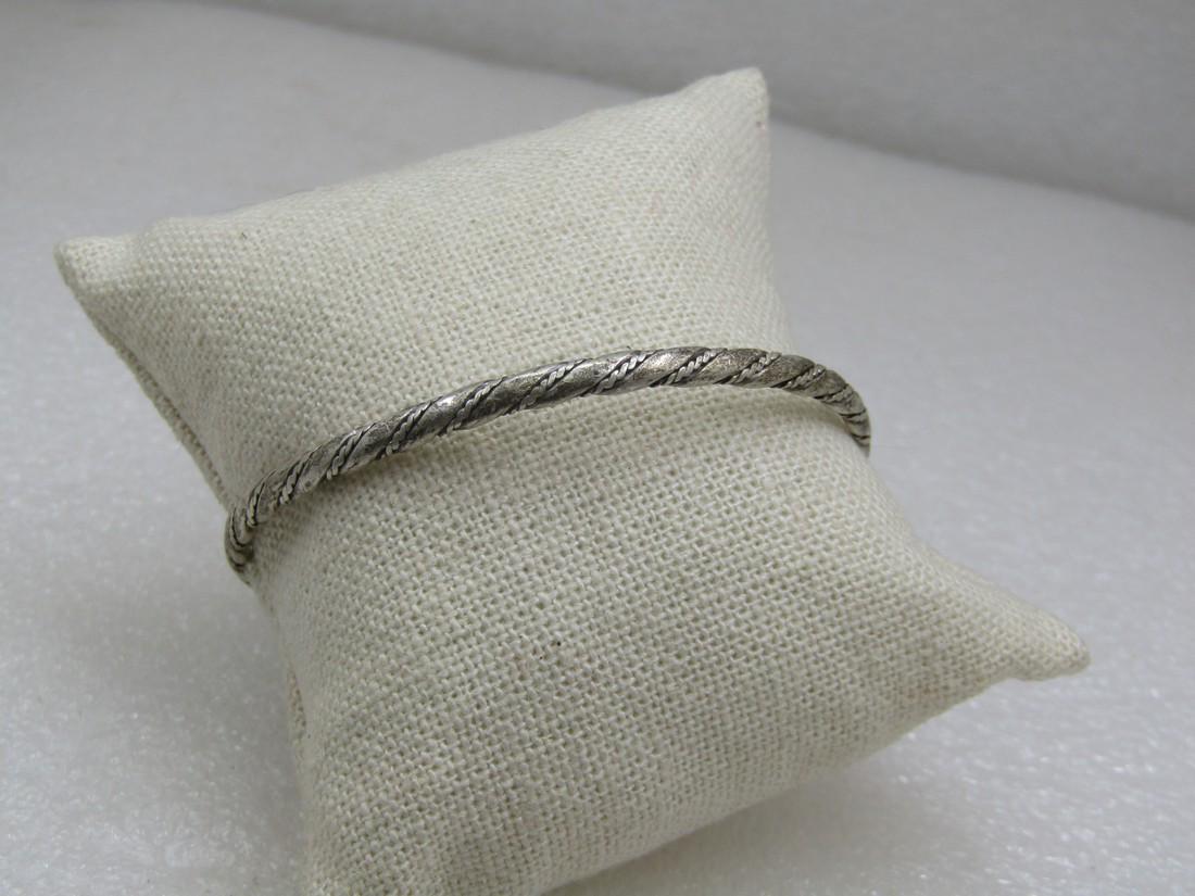 Vintage Sterling Twisted Bangle Bracelet, 7.25", 3mm wide (1 of 5)
