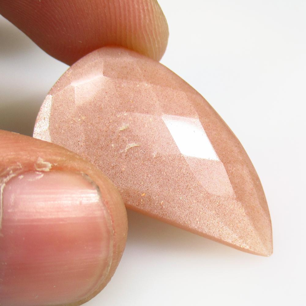 20.10 Ctw Natural Moonstone Fancy Cut: No Reserve! Title: 20.10 Ctw Natural Moonstone Fancy Cut Stone Clarity: Semi-Transparent Gemstones: Natural Moonstone Carat Weights: 20.1 Size/Dimensions: 28.00 x 17.10 x 5.90 mm Additional Informatio