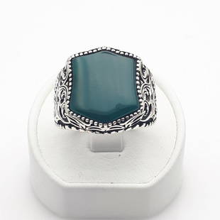 925 Sterling Silver - Ring: Ring Gender : Men Material : 925 Sterling Silver Synthetic Stone Weight : 10,37 gr Condition : NEW / Unused Size : US:12 , EU:67.2 , UK:X , D:21.5 mm Free resizing on demand Item no:C299 