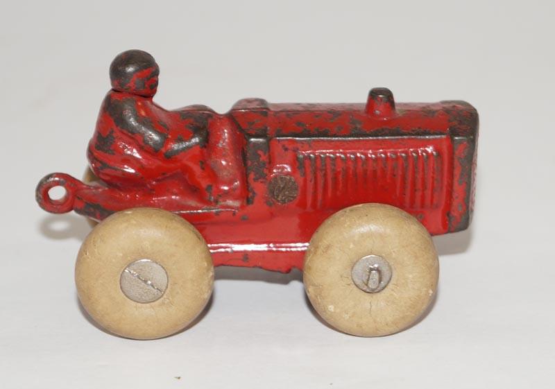 Antique Tractor Cast Iron Kilgore Toy (1 of 3)
