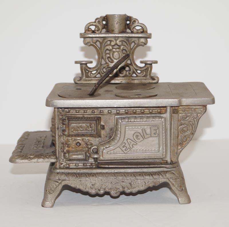 Antique Eagle Stove Cast Iron Hubley Toy (1 of 5)