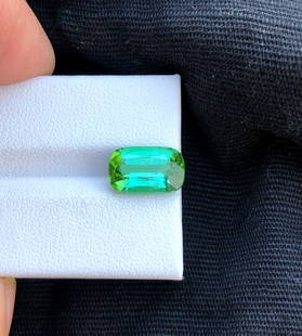 Cusshion Cut Green Tourmaline Gemstone Natural Tourmaline: Cusshion Cut Green Tourmaline Gemstone, Natural Tourmaline, Tourmaline Stone, Tourmaline Ring, Tourmaline Jewelry 4.15 Carats Description. Weight: 4.15 cts Dimension: 12*8*6 mm Origin: Afghanistan