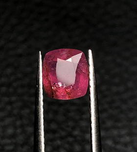 Unheat Natural Ruby - 1.95 Carats: Title: Unheat Natural Ruby - 1.95 CaratsGemstones: RubyCarat Weights: 1.95 CaratsSize/Dimensions: 7X7X5 mmAdditional Info: Unheat Natural Ruby - 1.95 Carats Reserve: $190.00 Shipping:Domestic: