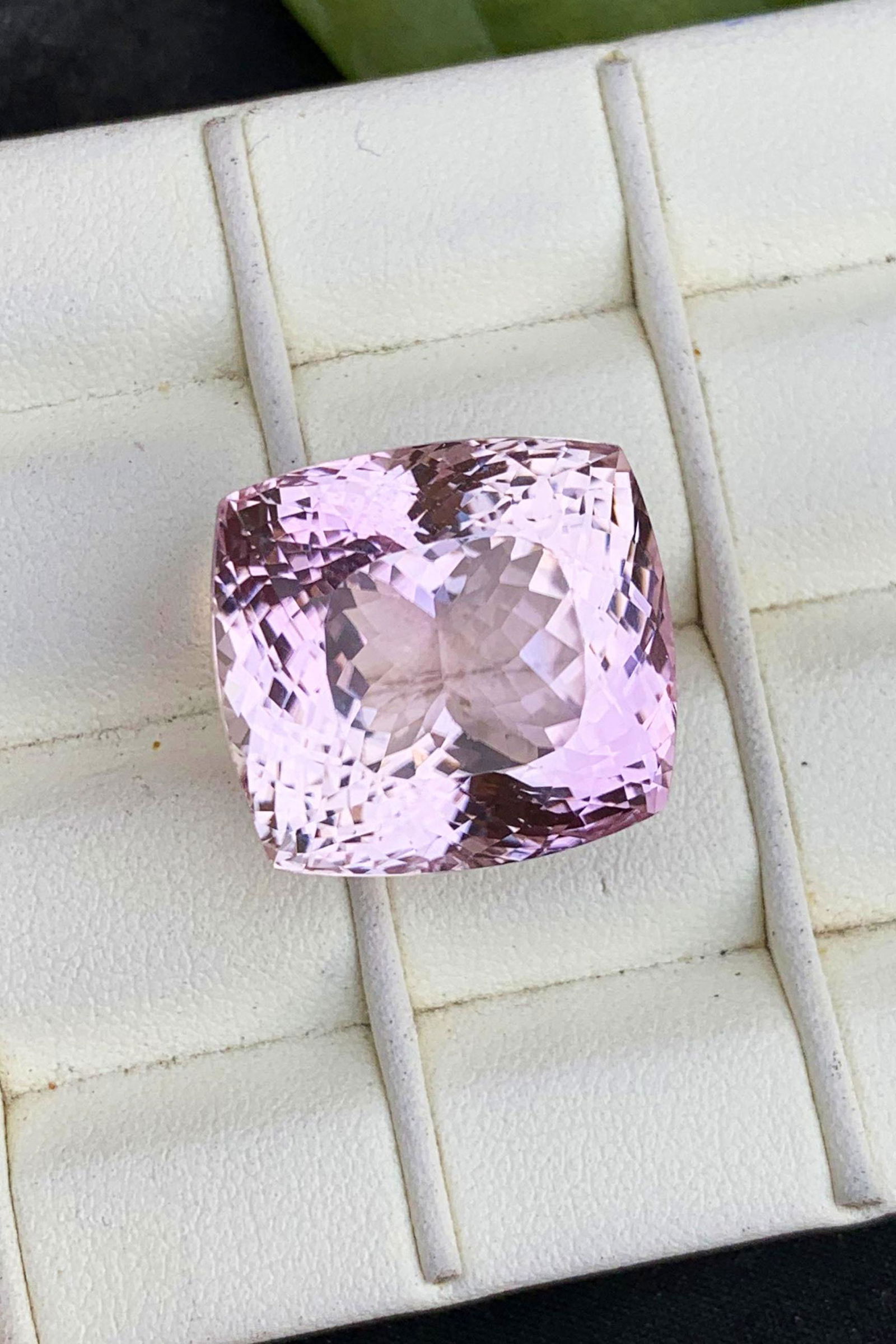 Cotton Candy Pink Kunzite Gemstone Loupe Clean Excellent (1 of 4)