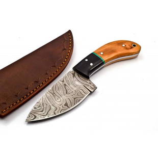 Exclusive pattern knife damascus steel hunting skinner: Knife "Turtle" Blade - damask steel Handle – wood Scabbard – cowhide leather (included) Blade hardness – 58-60 HRC Total length – 204 mm. Blade length - 102