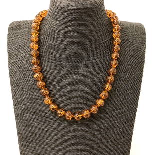 Unique and Magnificent Amber Necklace made from Round Amber beads: Title: Unique and Magnificent Amber Necklace made from Round Amber beadsMetal Purity: NoneGemstone: AmberWeight: 41.1 gSize: Bead size: 11.8 mm Bead size: 0.465 inches Made of: Reconstituted