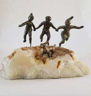 C. JERE 1971 MID CENTURY SCULPTURE ON QUARTZ CHILDREN PLAYING WITH DOG: Title: C. JERE 1971 MID CENTURY SCULPTURE ON QUARTZ CHILDREN PLAYING WITH DOGMaker: Curtis JereOrigin: USDate/Period: 1971Materials: Bronze and quartzSize:11 x 8 x 6 inchesDescription: C. JERE 1971