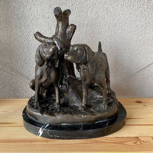 Hunting dogs sculpture by Grace Johnson: Title: Hunting dogs sculpture by Grace Johnson Maker: Grace JohnsonOrigin: UnknownDate/Period: 1920Materials: BronzeSize:Size: 31 x 29 x 33 cmDescription: Hunting dogs sculpture by Grave Johnson With