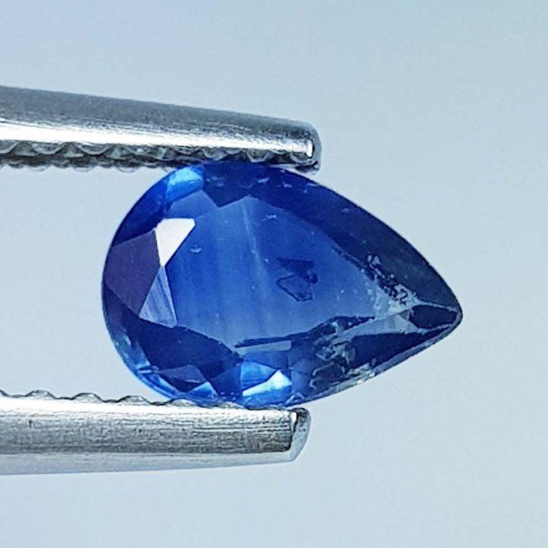 0.65 ct Natural Blue Sapphire: No Reserve! Title: 0.65 ct Natural Blue Sapphire Color/Clarity: Loosegemstone Gemstones: VS Carat Weights: 0.65 Size/Dimensions: 6.60 x 4.70 x 2.50 Additional Information: Pear - Burma Shipping: Dom