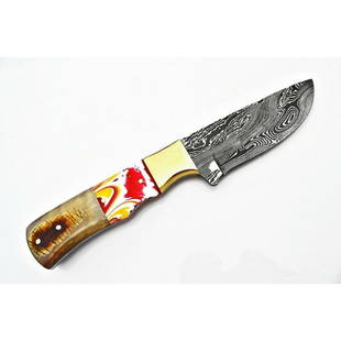 Skinner damascus steel knife hunting horn wood leather: Knife "Darien" made of damask steel. Handle &#8211; horn, colored wood and scabbard - genuine leather. Damascus knives are very durable, look great and keep sharpness perfectly. Damascus steel has hig