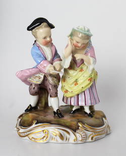 Sitzendorf Figural Group c.1900: Sitzendorf Figural Group c.1900 Fine vibrantly painte German porcelain figurine. Measures 12 x 9 x 13 (height) cm Very good condition; no chips, cracks or repairs Reserve: $118.00 
