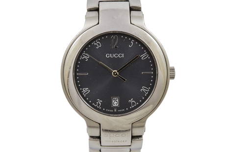 Vintage Gucci 8900M Quartz Stainless Steel Gents Midsize Watch: Title: Vintage Gucci 8900M Quartz Stainless Steel Gents Midsize Watch Brand: GucciDate: 1990sModel: 8900MMovement: QuartzFunctions: Time and dateCase Metal: Stainless steelCase Size: 34mm X