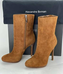 Alexandre Birman Salto Mela Pata Havana Suede Leather Brown Heel Boots B142: SKU B142 These are a gorgeous high end pair of designer boots and a must have for your closet!!! New 100% Authentic Alexandre Birman Salto Mela Pata Havana Boots SIZE: USA 7 UK 5 Birman 37 BOTTOM:
