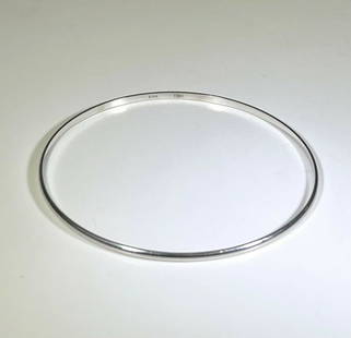 Bracelet 14K White Gold KBH Reclaimed Skinny Bangle Jewelry Authentic C52: SKU C52 0422 Pre-Owned 100% Authentic KBH Reclaimed Skinny Bangle 14K White Gold Bracelet This Bracelet can be stacked. RATING: B...very good, well maintained, shows minor signs of wear CONDITION: