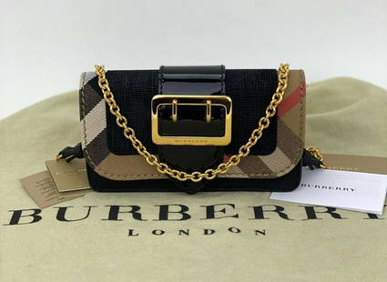 Burberry Bag Buckle Embossed Suede Leather Mini Phone Cross-body Clutch Bag B373: SKU B373 0721 Pre-Owned 100% Authentic Burberry EMBOSSED SUEDE PATENT MINI PHONE CROSSBODY IN BLACK/GOLD RATING: A...Excellent, near mint, only shows slight signs of wear MATERIAL: house check,