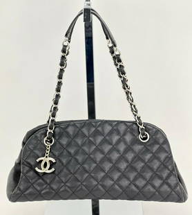 CHANEL Bag Authentic Just Mademoiselle Quilted Caviar Black Bowling ShoulderB468: SKU B468 0122 Pre-Owned 100% Authentic CHANEL Just Mademoiselle Quilted Caviar Medium Bowling Bag RATING: B...Very Good, well maintained, shows minor signs of wear MATERIAL: lambskin STRAP: leather