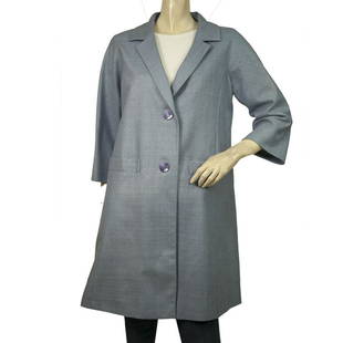 ETRO Blue Silk Floral Lining 3/4 Sleeve Classy Spring Lightweight Coat size 42: ETRO Blue Silk Floral Lining 3/4 Sleeve Classy Spring Lightweight Coat size 42 The most stylish and classy coat of the season is this blue ETRO beauty. It is single breasted with two buttons front